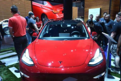 特斯拉召回轿车，因发现特定螺栓在寒冷